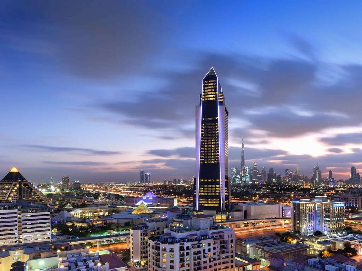 Sofitel Dubai The Obelisk — Дубаї, Об'єднані Арабські Емірати мініатюра 311