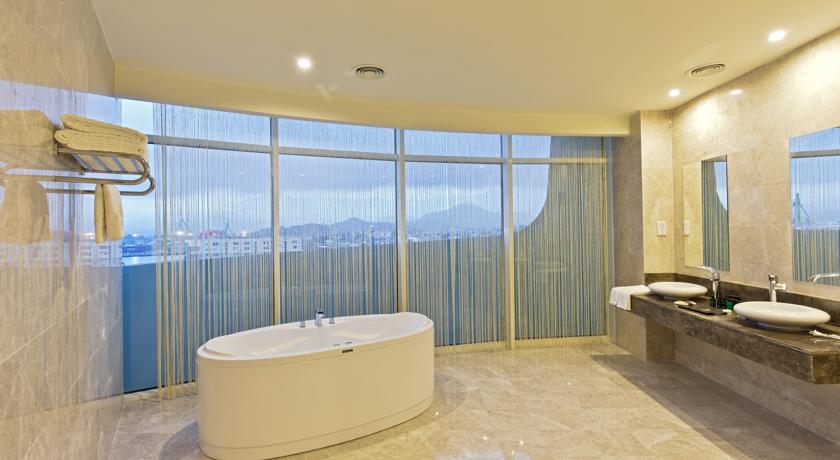 JRW Welmond Hotel & Casino Batumi — Батумі, Грузія мініатюра 105