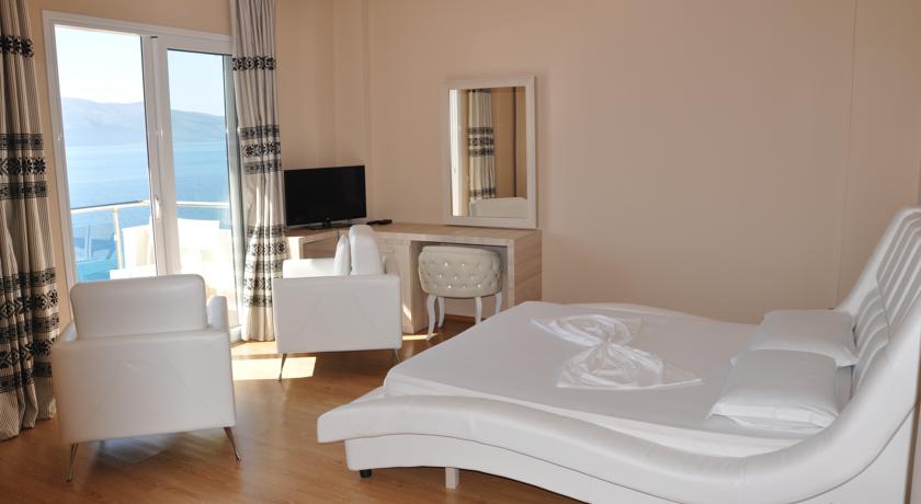 Coral Hotel & Resort Radhime — Орикум, Албанія мініатюра 6