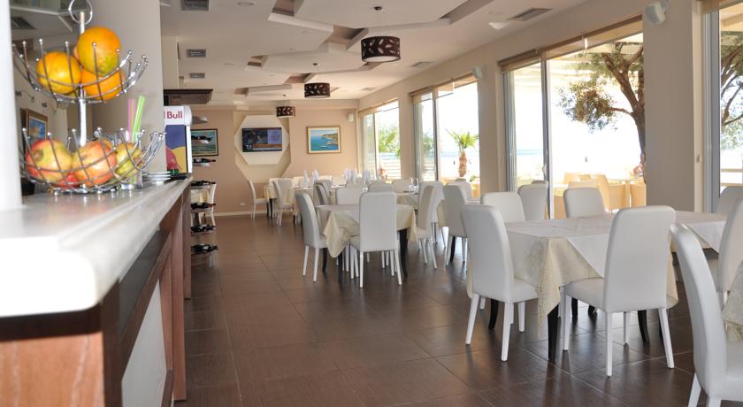 Coral Hotel & Resort Radhime — Орикум, Албанія мініатюра 18