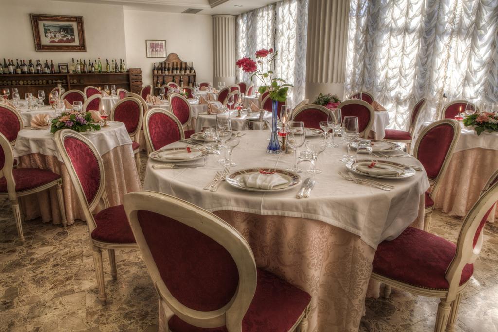 President Hotel — Емілія Романья, Італія мініатюра 206