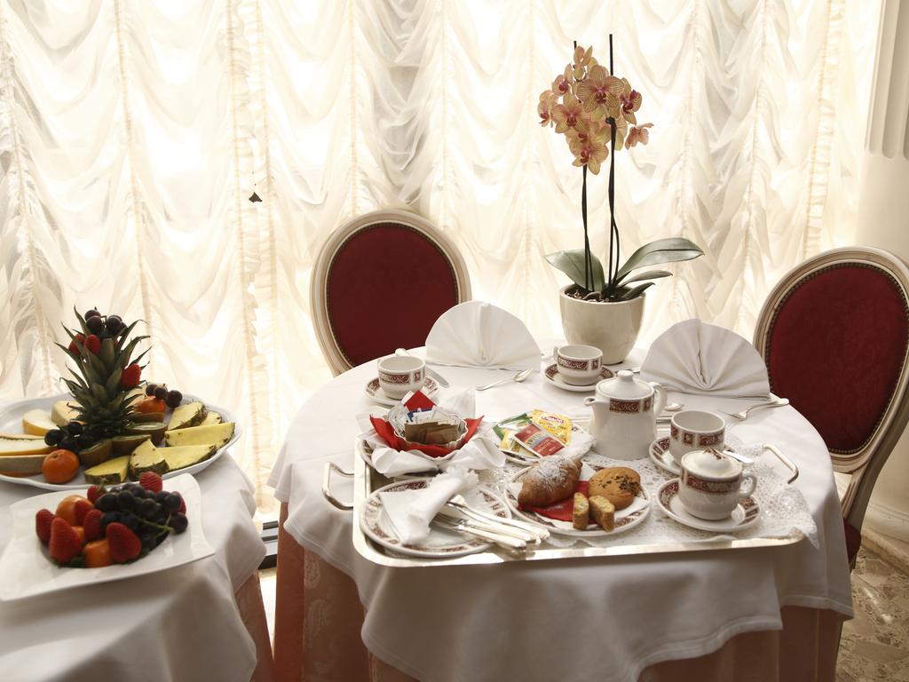 President Hotel — Емілія Романья, Італія мініатюра 215