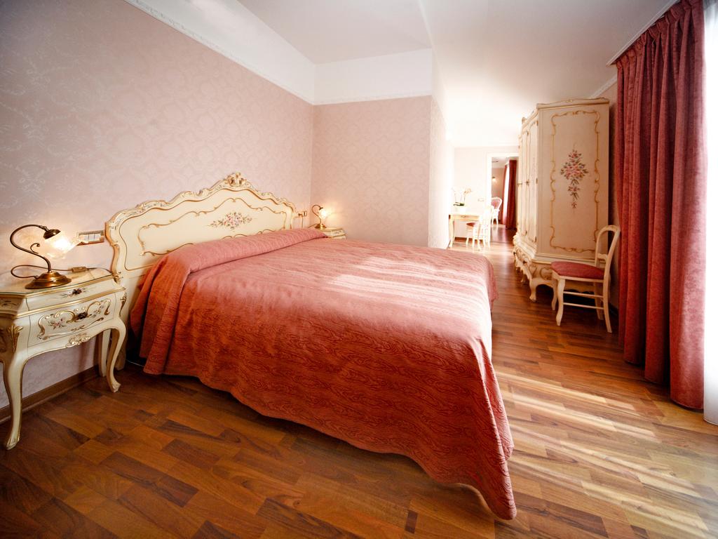 President Hotel — Емілія Романья, Італія мініатюра 217