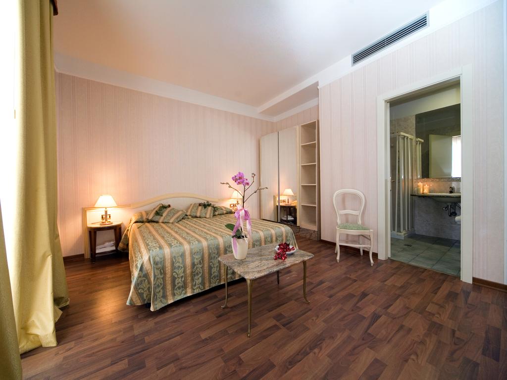 President Hotel — Емілія Романья, Італія мініатюра 219
