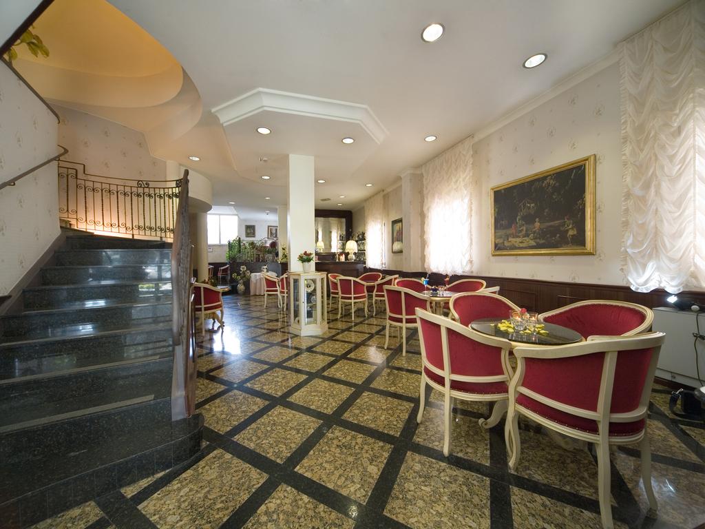 President Hotel — Емілія Романья, Італія мініатюра 222