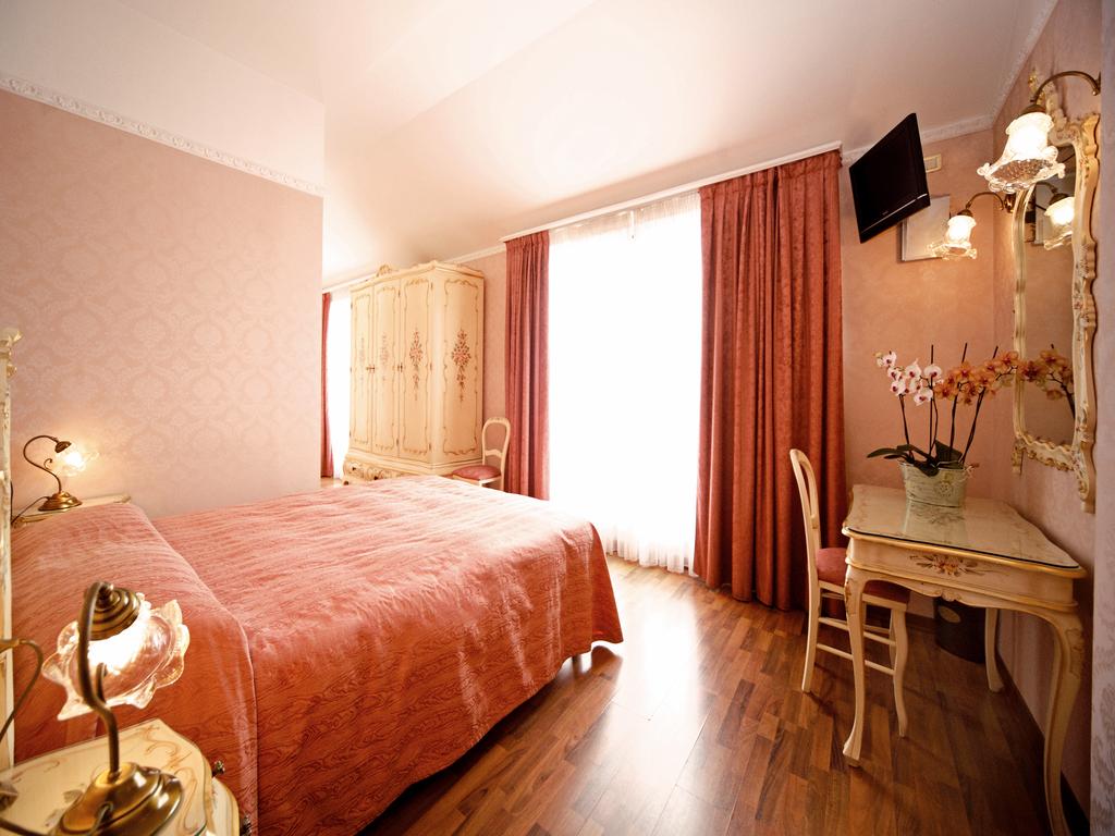 President Hotel — Емілія Романья, Італія мініатюра 228