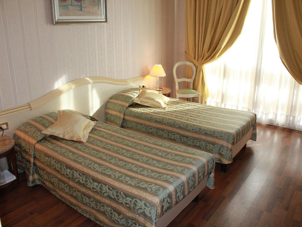 President Hotel — Емілія Романья, Італія мініатюра 230