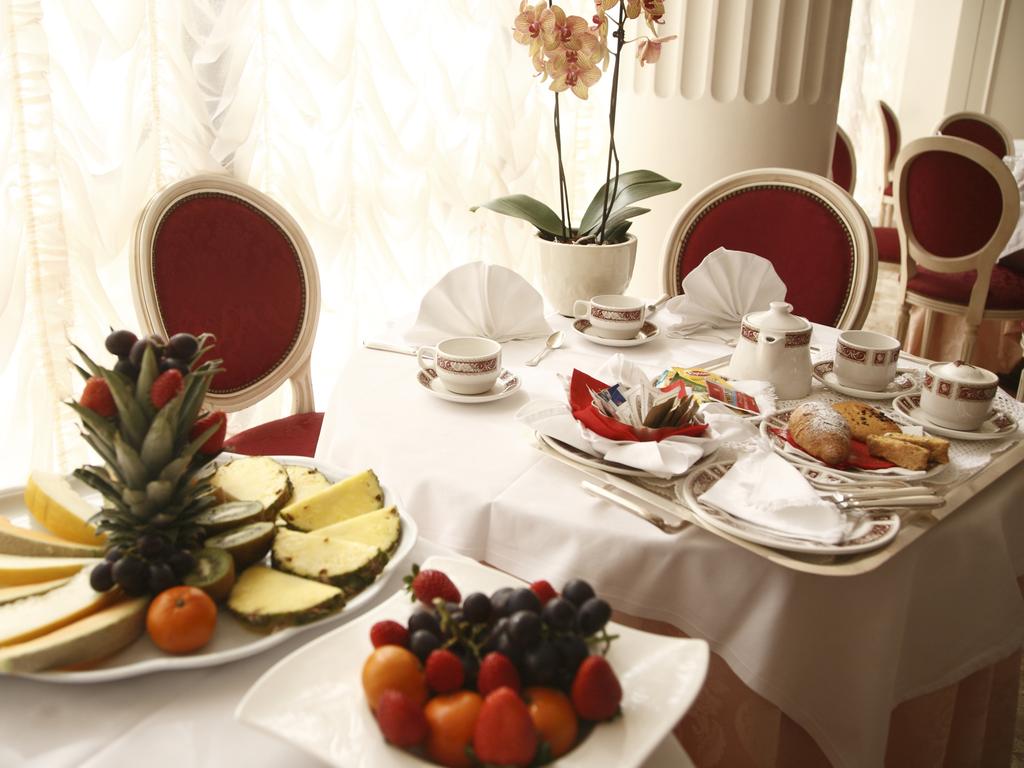 President Hotel — Емілія Романья, Італія мініатюра 235