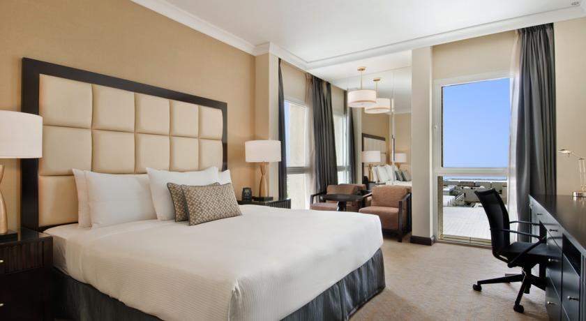 Radisson Blu Hotel & Resort Abu Dhabi Corniche — Абу Дабі, Об'єднані Арабські Емірати мініатюра 136