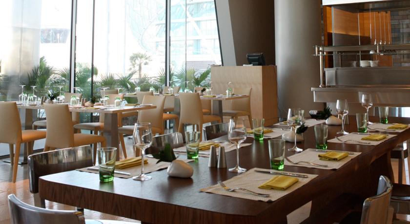 W Abu Dhabi Yas Island — Абу Дабі, Об'єднані Арабські Емірати мініатюра 156
