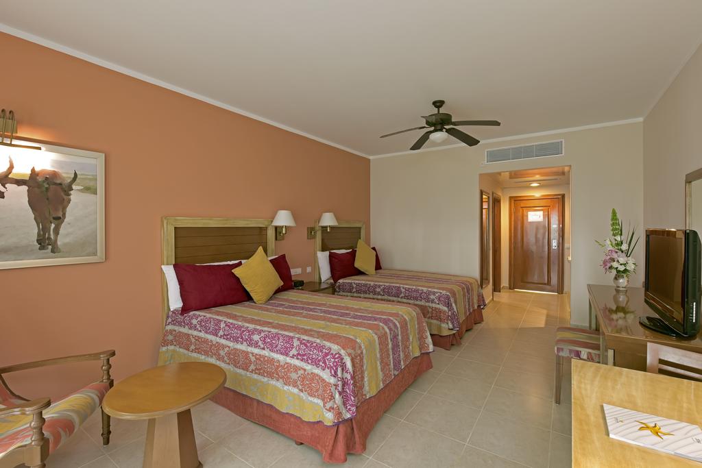 Iberostar Waves Punta Cana — Баваро, Домініканська Республіка мініатюра 24