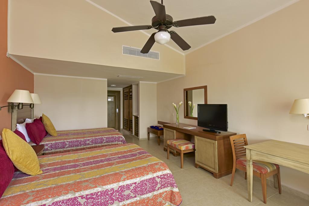 Iberostar Waves Punta Cana — Баваро, Домініканська Республіка мініатюра 25