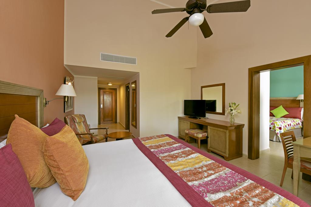 Iberostar Waves Punta Cana — Баваро, Домініканська Республіка мініатюра 40