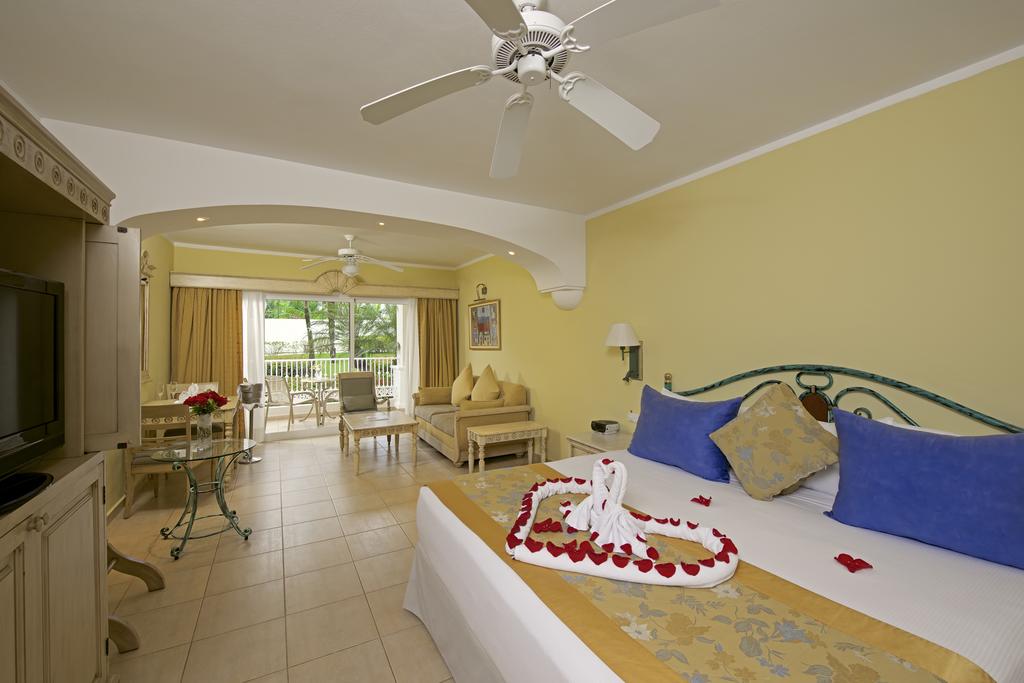 Iberostar Waves Punta Cana — Баваро, Домініканська Республіка мініатюра 42