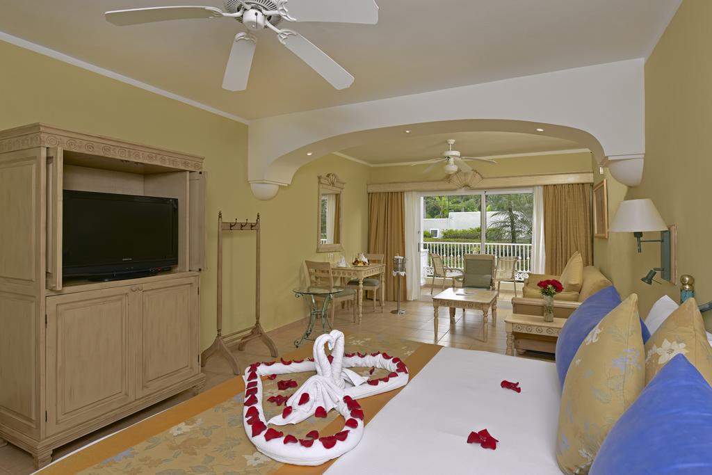 Iberostar Waves Punta Cana — Баваро, Домініканська Республіка мініатюра 45