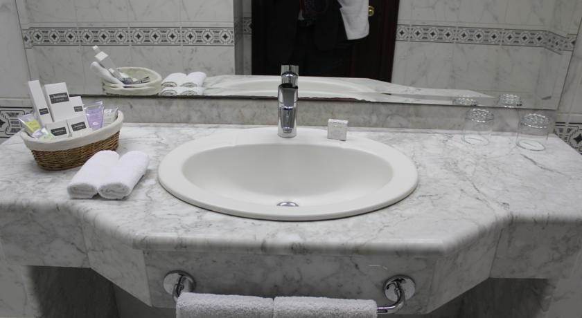 Landmark Amman Hotel & Conference Center — Амман, Йорданія мініатюра 76