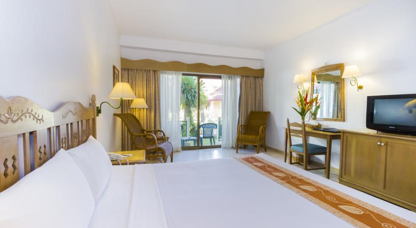 Amora Beach Resort Phuket — о. Пхукет, Таїланд мініатюра 135