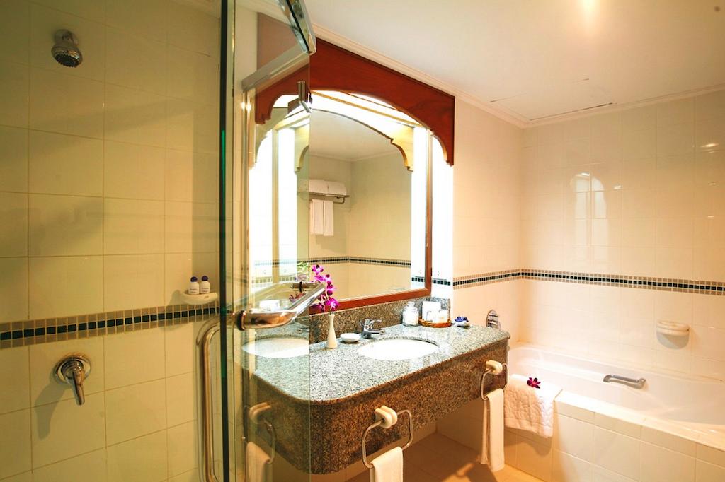 Amora Beach Resort Phuket — о. Пхукет, Таїланд мініатюра 194
