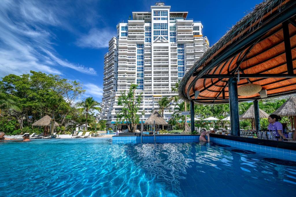 Andaman Beach Suites Hotel — о. Пхукет, Таїланд мініатюра 157
