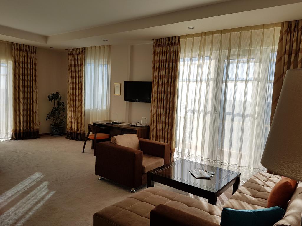 Aragosta Restaurant Hotel — Дуррес, Албанія мініатюра 14