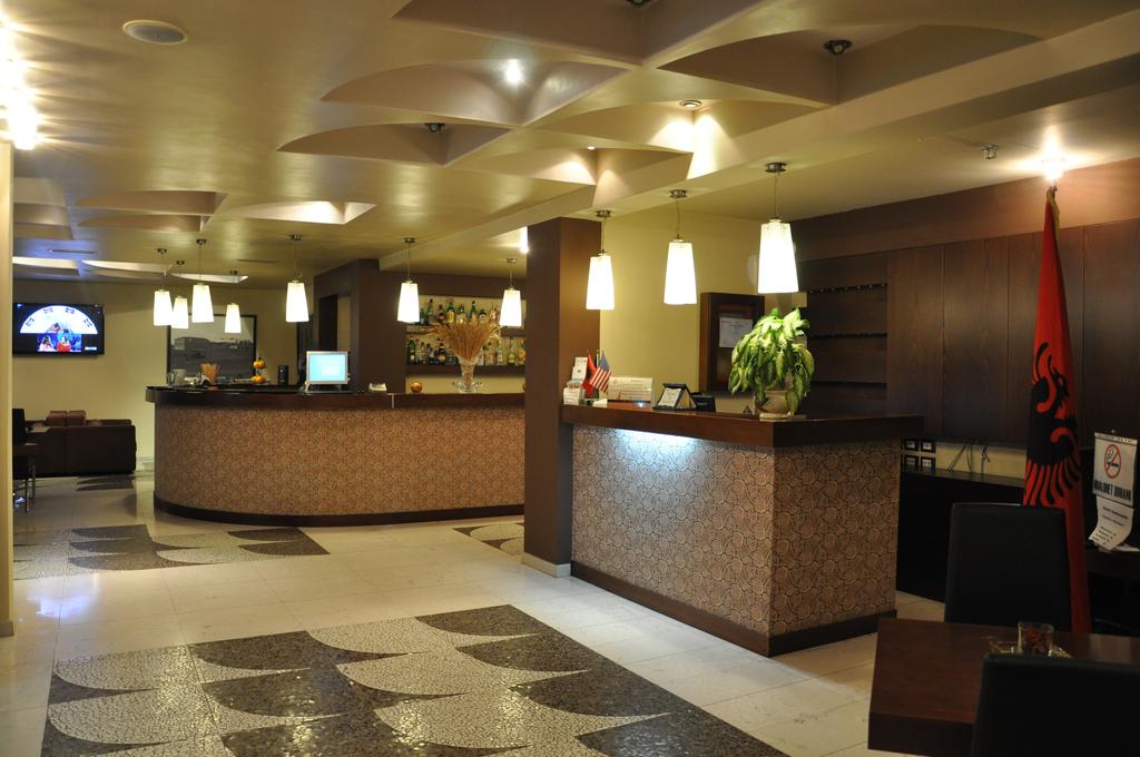Ambasador Hotel — Вльора, Албанія мініатюра 11