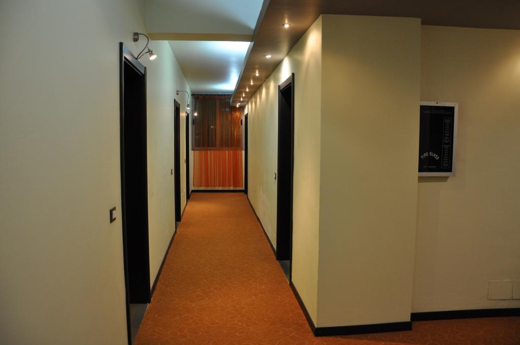 Ambasador Hotel — Вльора, Албанія мініатюра 22