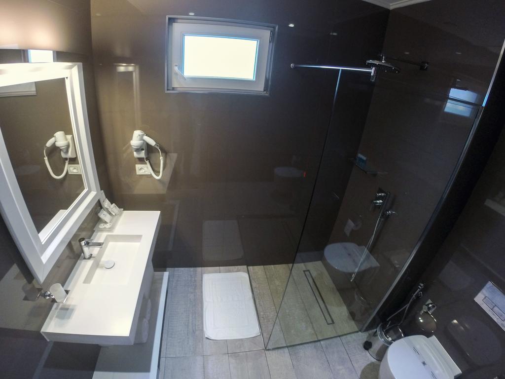 Demi Hotel — Саранда, Албанія мініатюра 12