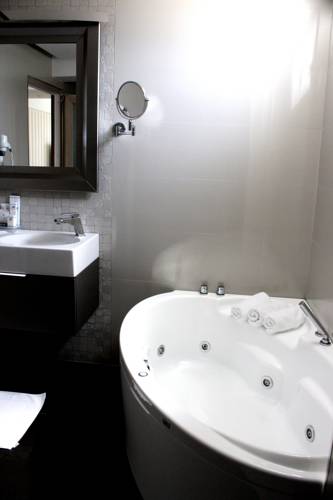 Demi Hotel — Саранда, Албанія мініатюра 36