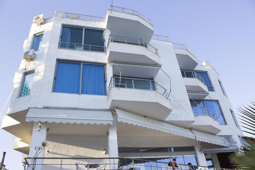 Titania Hotel — Саранда, Албанія мініатюра 7