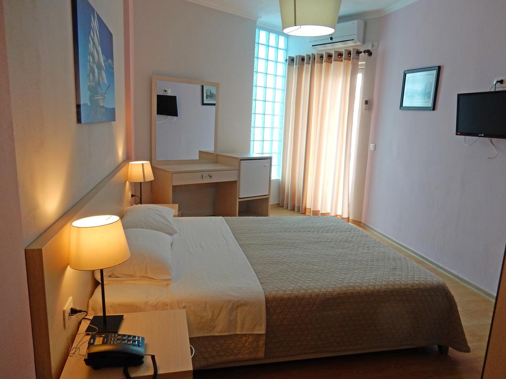 Titania Hotel — Саранда, Албанія мініатюра 12