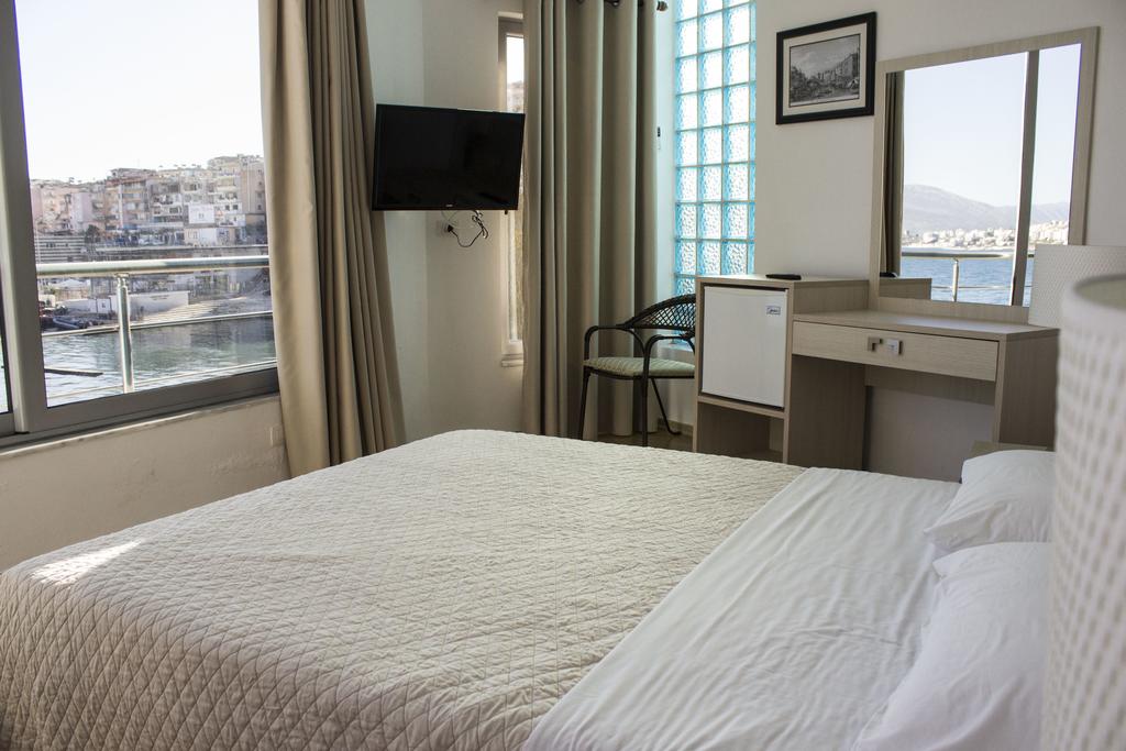 Titania Hotel — Саранда, Албанія мініатюра 15