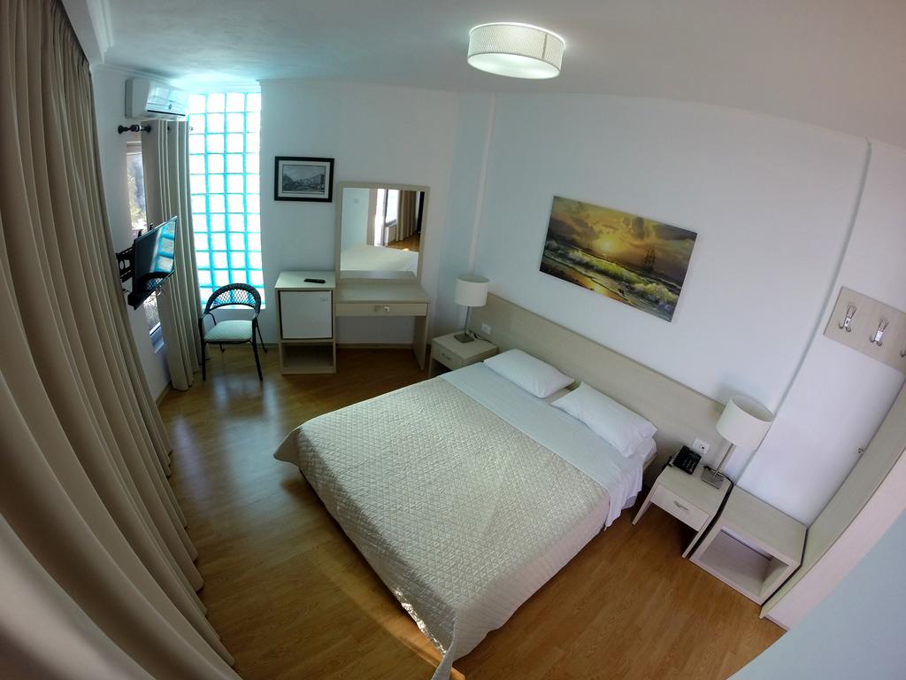 Titania Hotel — Саранда, Албанія мініатюра 22