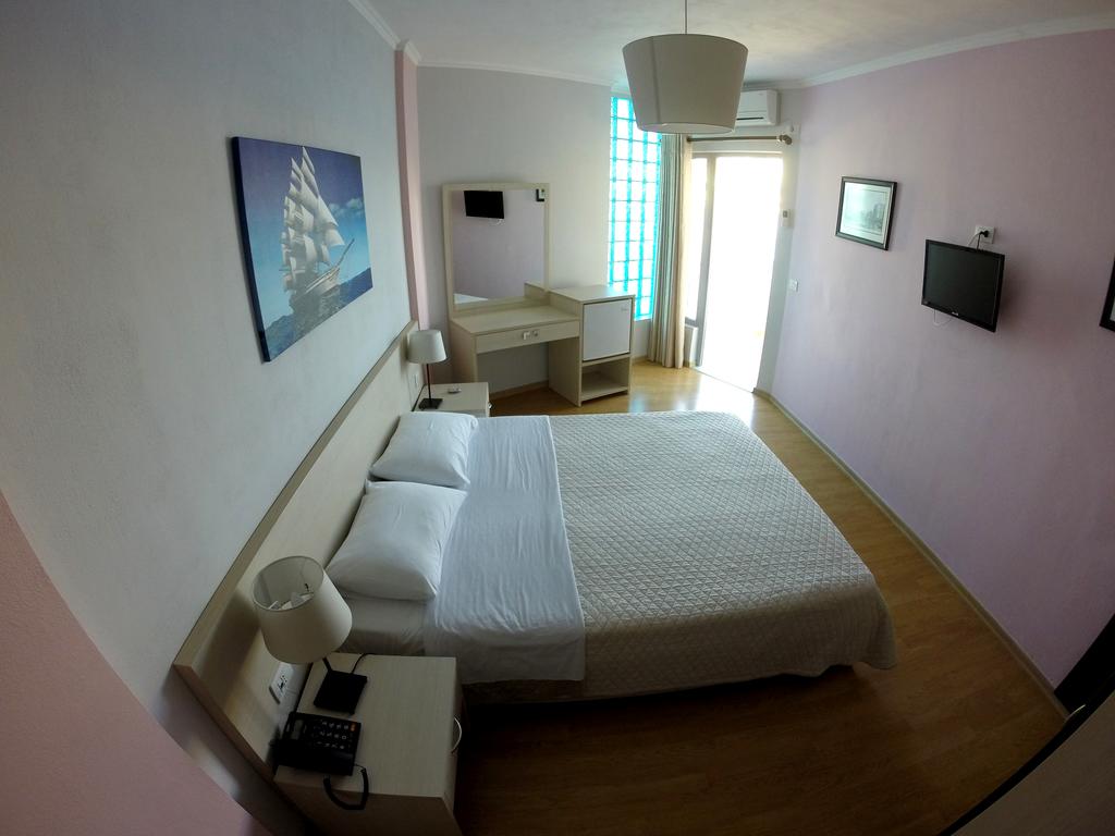 Titania Hotel — Саранда, Албанія мініатюра 27
