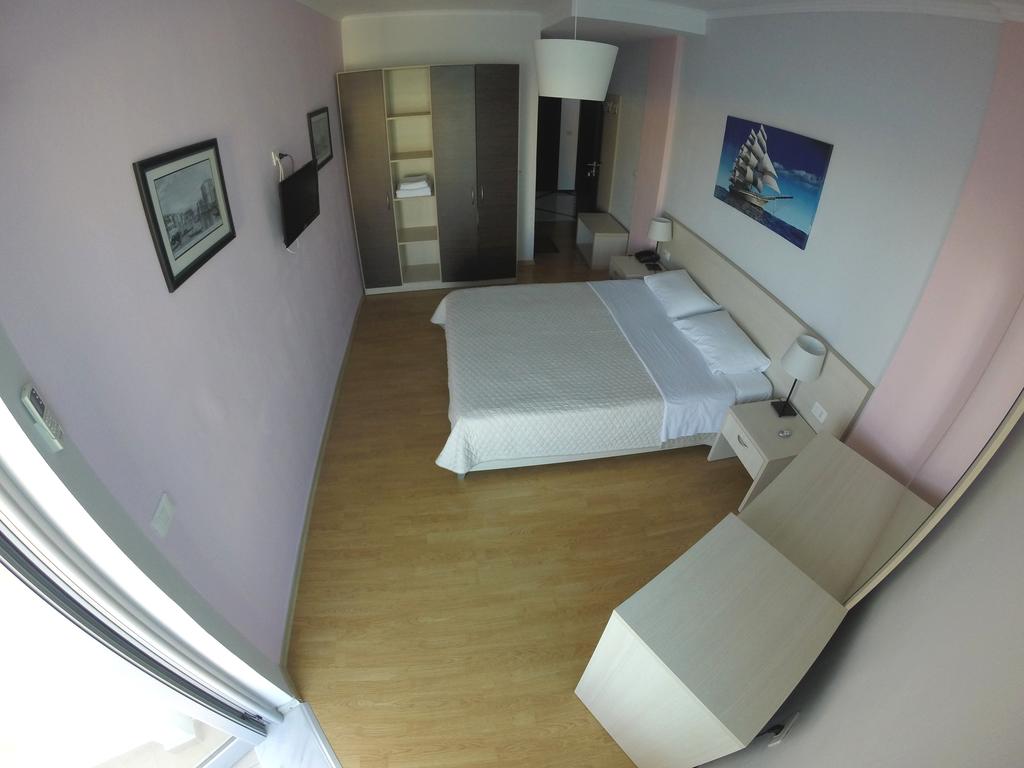 Titania Hotel — Саранда, Албанія мініатюра 29