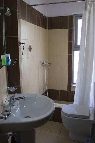 Titania Hotel — Саранда, Албанія мініатюра 32