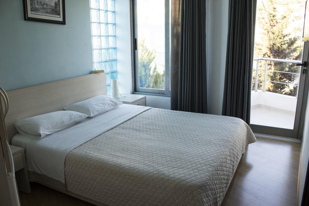 Titania Hotel — Саранда, Албанія мініатюра 34