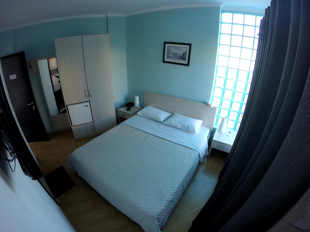 Titania Hotel — Саранда, Албанія мініатюра 37