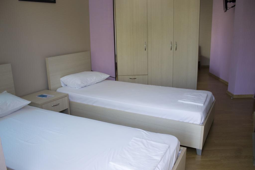 Titania Hotel — Саранда, Албанія мініатюра 39