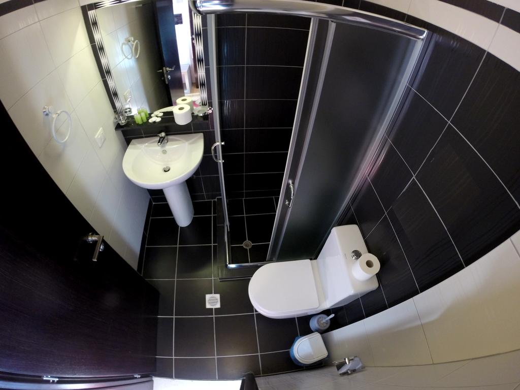 Titania Hotel — Саранда, Албанія мініатюра 40