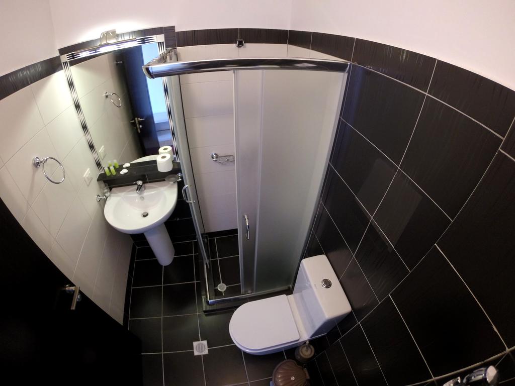 Titania Hotel — Саранда, Албанія мініатюра 42