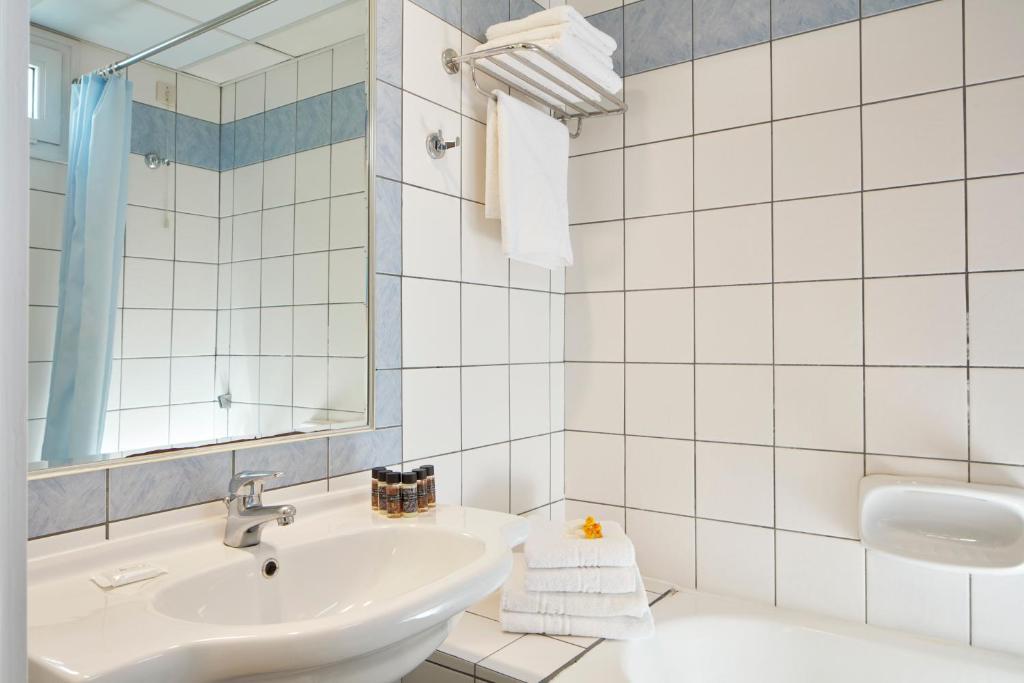 Candia Hotel — Афіни, Греція мініатюра 81
