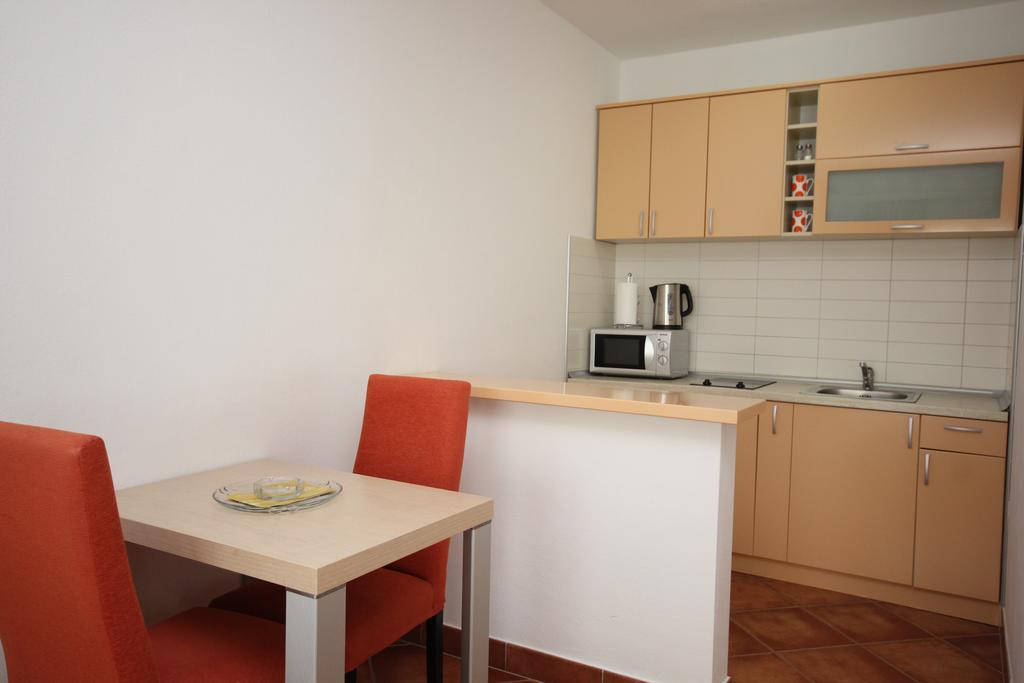 Kalamper Apart Hotel — Добра Вода, Чорногорія мініатюра 6