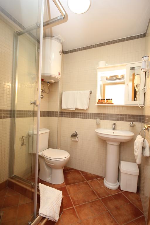 Kalamper Apart Hotel — Добра Вода, Чорногорія мініатюра 8