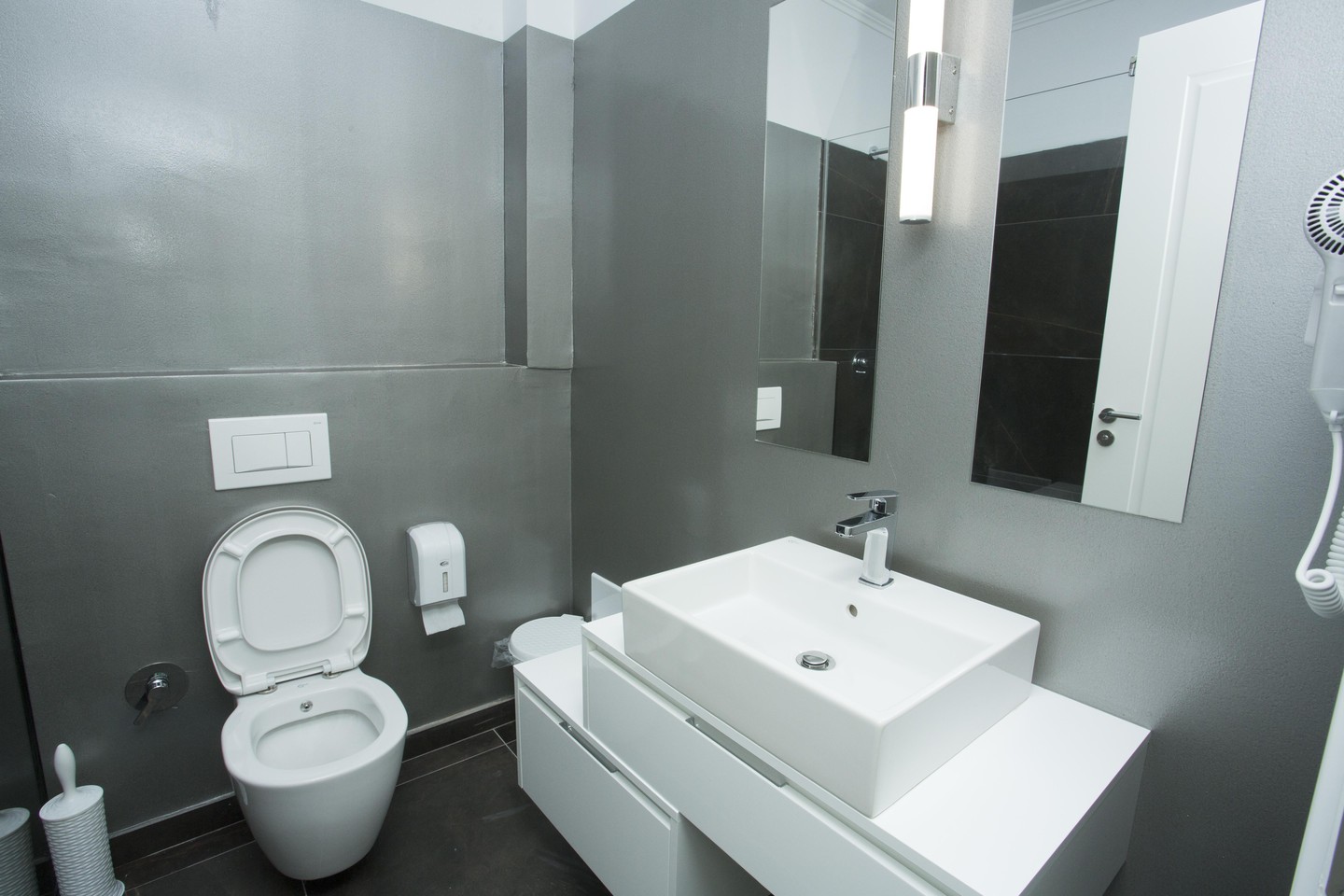 Onufri Hotel — Голем, Албанія мініатюра 10