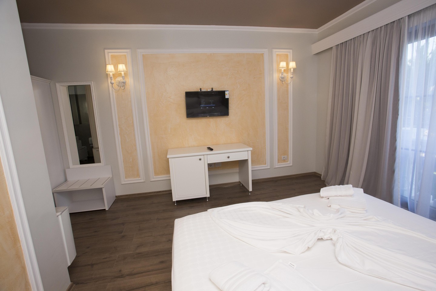 Onufri Hotel — Голем, Албанія мініатюра 11