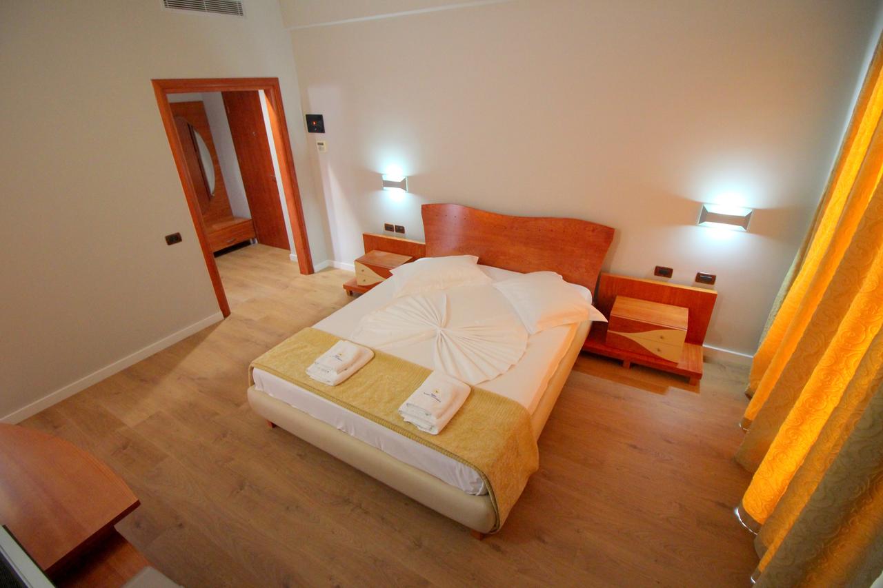 International Hotel Saranda — Саранда, Албанія мініатюра 10