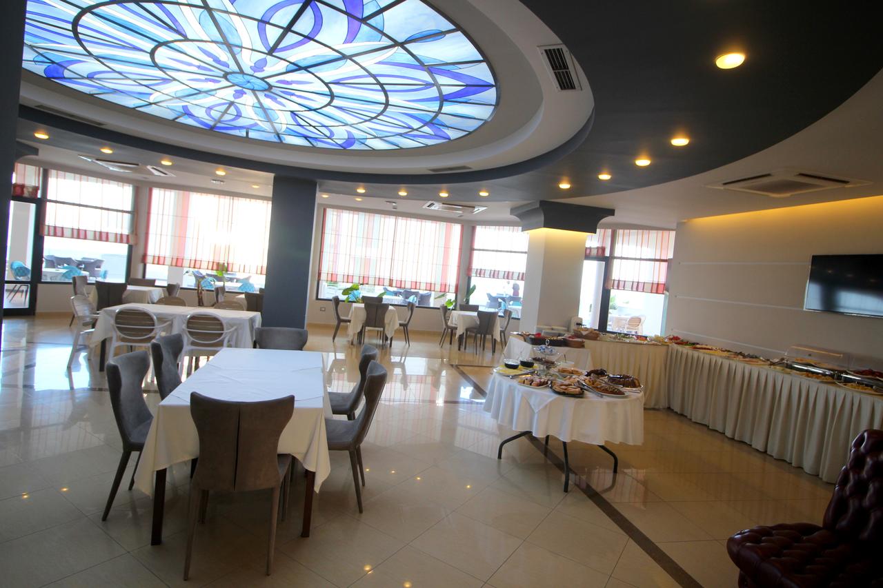International Hotel Saranda — Саранда, Албанія мініатюра 11