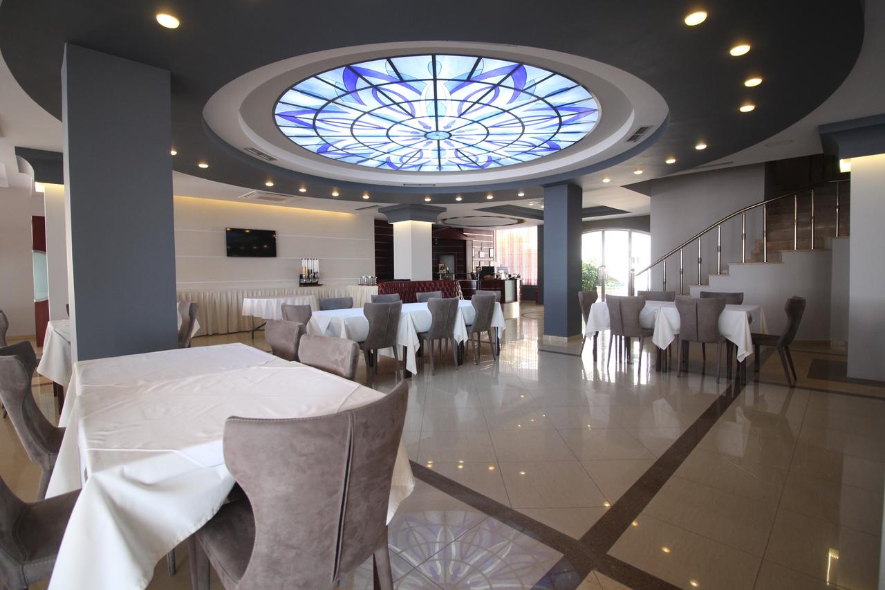 International Hotel Saranda — Саранда, Албанія мініатюра 19
