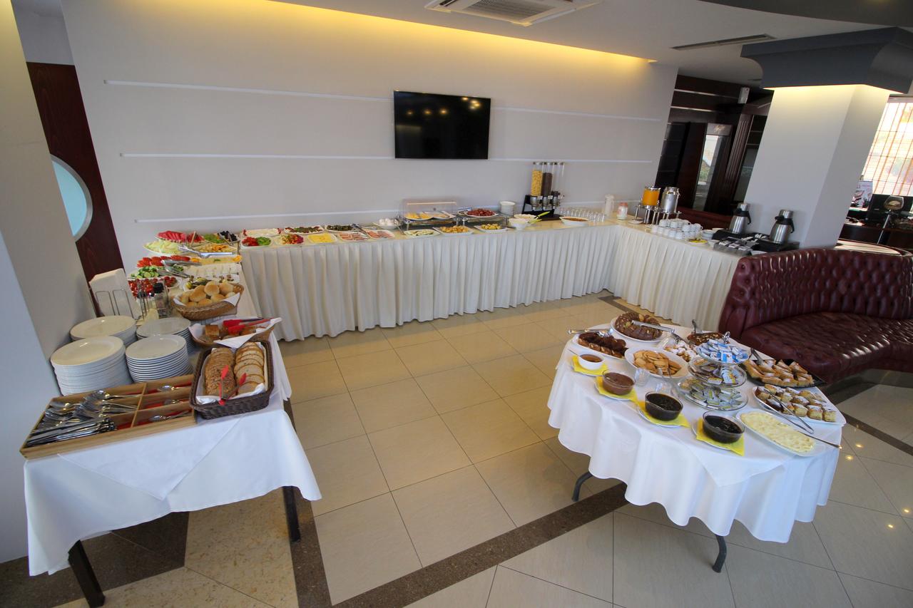 International Hotel Saranda — Саранда, Албанія мініатюра 26