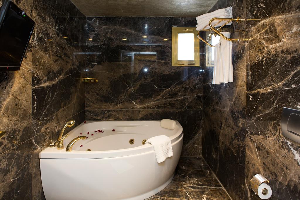 Buyuk Hamit Hotel — Стамбул, Туреччина мініатюра 42